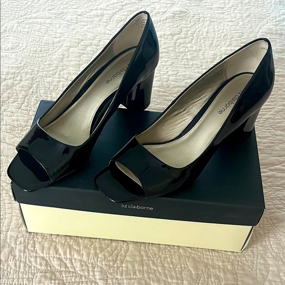 Liz Claiborne Glossy Black Peep Toe Heels - Picture 1 of 4